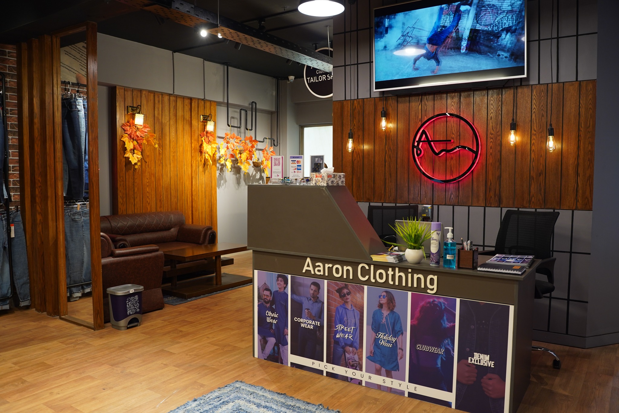 Aaron Clothing 