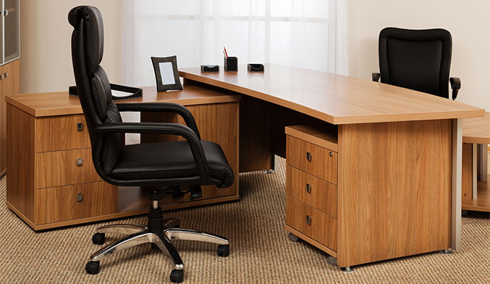 Professional Designer For Ceo Desk Design